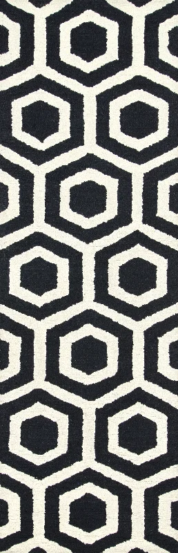 Honeycomb Trellis Rug | Black