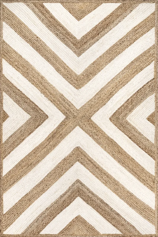 Jute Converging Chevron Rug | Natural