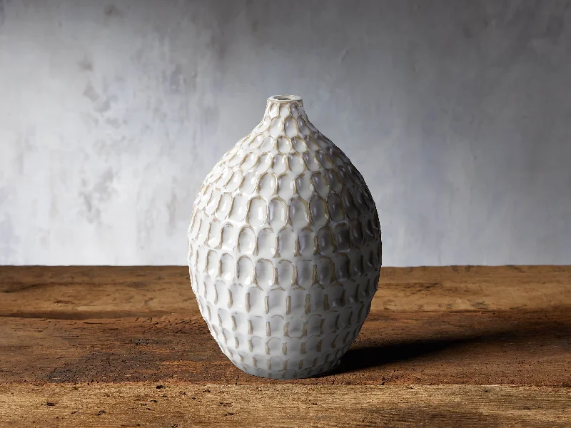 Eva Bud Vase in Cream