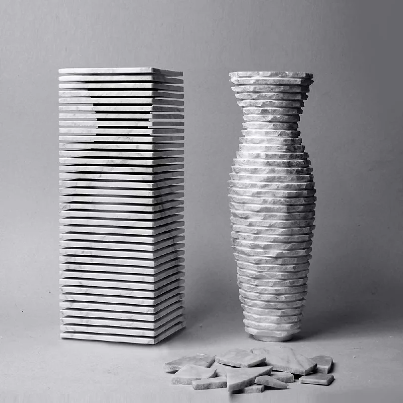 Introverso 2 - White Carrara marble vase